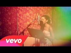 Singles Ariana Grande - Tattooed Heart video