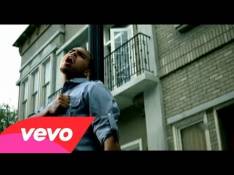 Singles Chris Brown - Superhuman video
