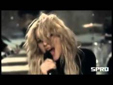 Sale El Sol Shakira - Devocion video